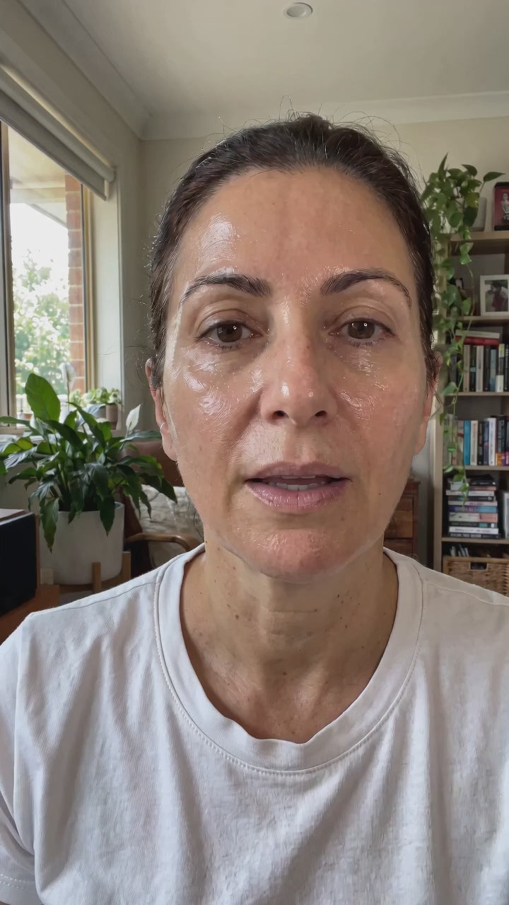 Load video: Customer holding the HP Cell VITARAN Salmon DNA Skin Booster vials in a UGC clip